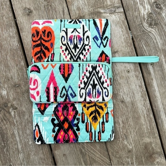 GUC Vera Bradley All in One/ Three in One Trifold Wristlet Pueblo Teal P… - Picture 10 of 13